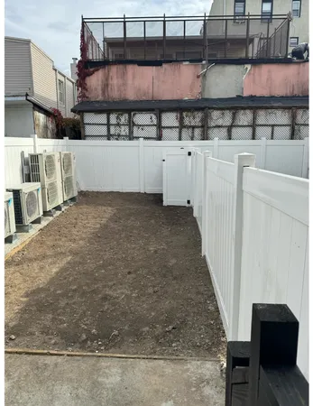 $2,800 | 172 New York Avenue, Unit 1L, Jersey City, NJ 07307