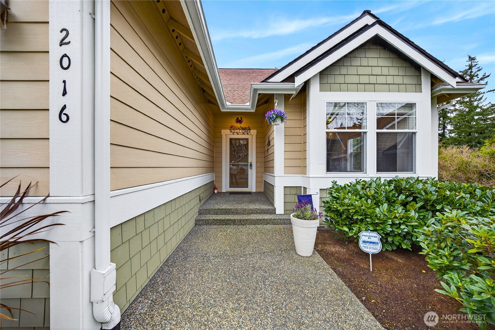 2016 Cascade Court Anacortes, WA 98221 - Photo 2 of 38