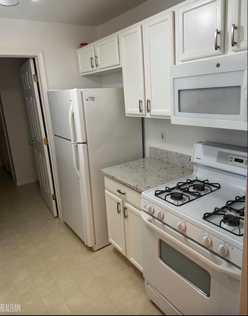 20642 Dunham Road Clinton Township, MI 48038 - Photo 6 of 15 50112692-5.JPG
