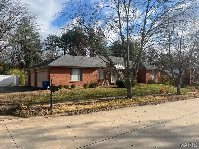 $450,000 | 14227 Kinderhook Drive, Chesterfield, MO 63017