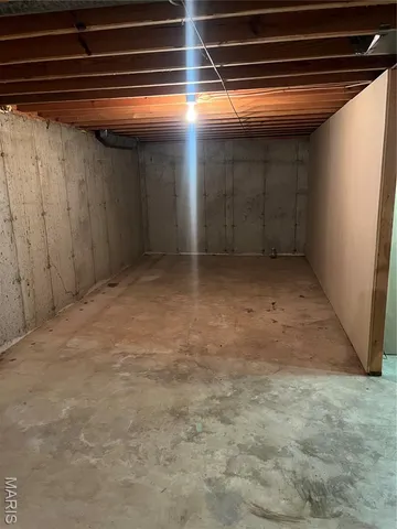 $450,000 | 14227 Kinderhook Drive, Chesterfield, MO 63017