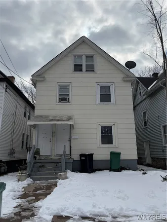 $950 | 1839 Michigan Avenue, Niagara Falls, NY 14305
