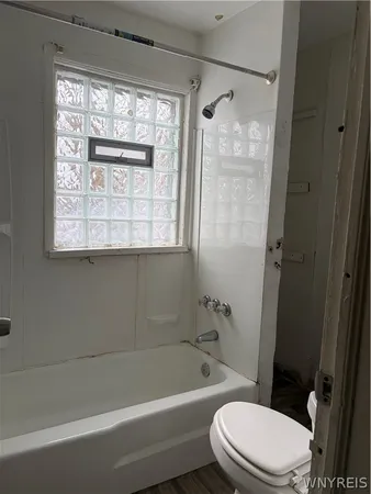 $950 | 1839 Michigan Avenue, Niagara Falls, NY 14305