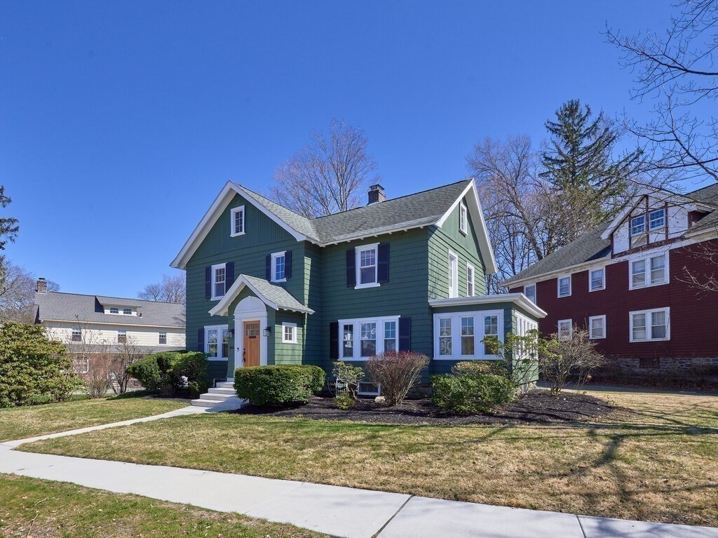 108 Longfellow Road Worcester, MA 01602 - Photo 2 of 42