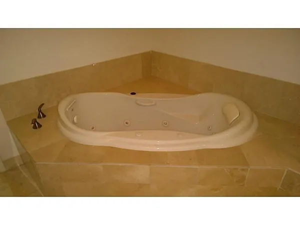 $2,950 | 14951 Royal Oaks Lane, Unit 1608, North Miami, FL 33181