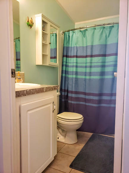 246 Cuba Road Tavernier, FL 33070 - Photo 32 of 53 Bathroom #2