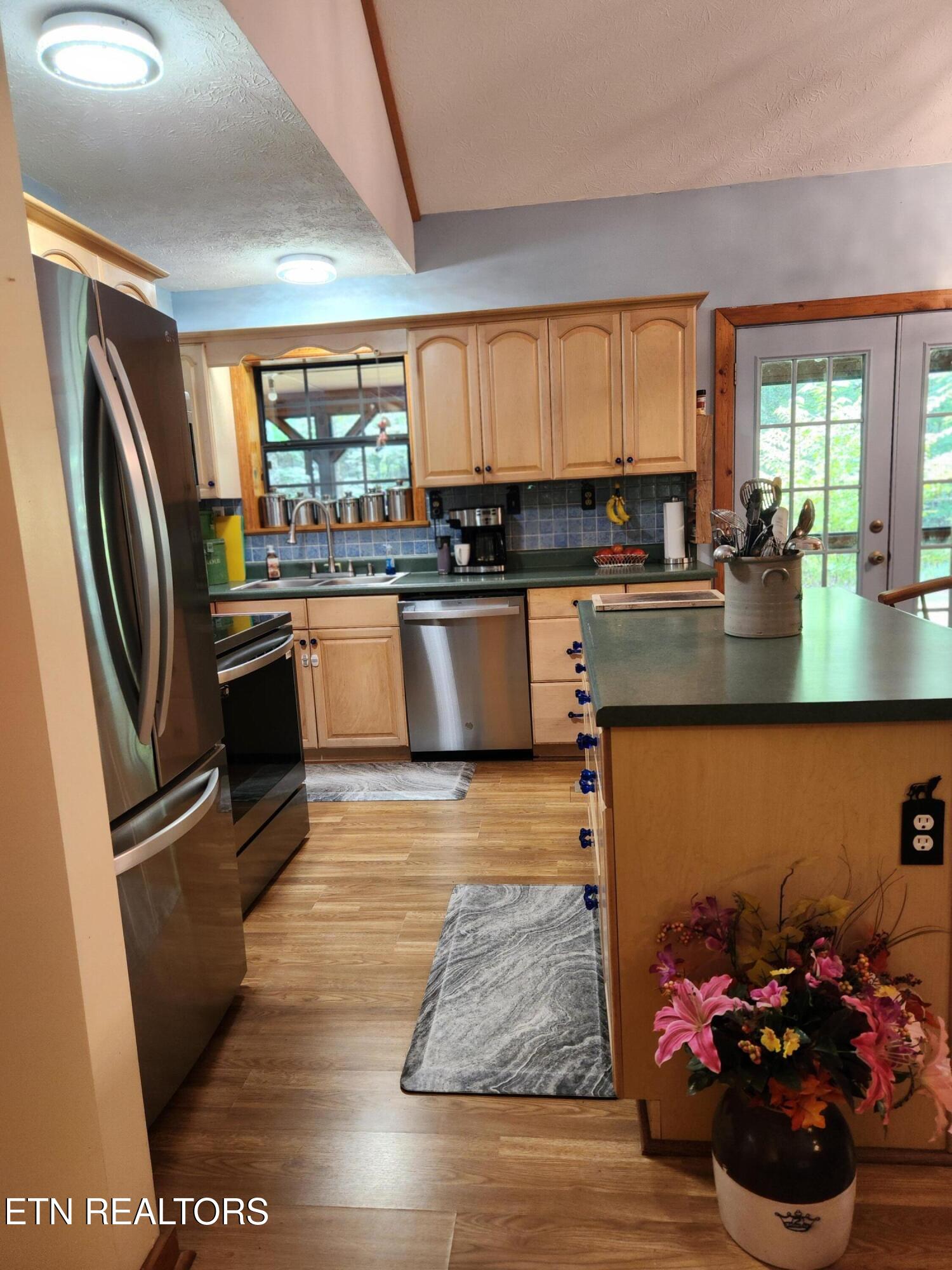 108 Gold Miners Road Tellico Plains, TN 37385 - Photo 22 of 35 Kitchen