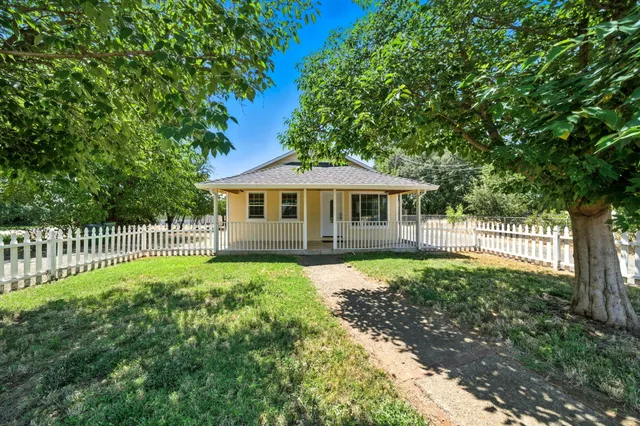 $330,000 | 6594 Clear View Drive, Anderson, CA 96007