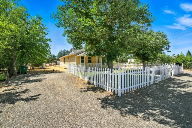$330,000 | 6594 Clear View Drive, Anderson, CA 96007