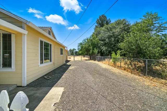 $330,000 | 6594 Clear View Drive, Anderson, CA 96007