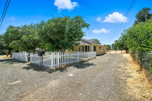 $330,000 | 6594 Clear View Drive, Anderson, CA 96007