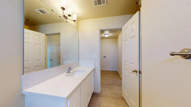 $589,950 | 5555 Landon Lane, Riverbank, CA 95367