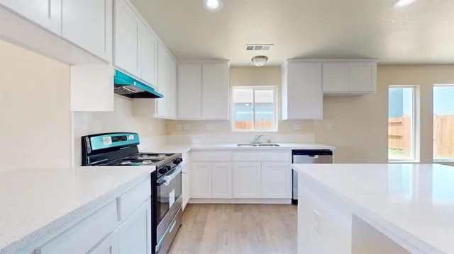 $589,950 | 5555 Landon Lane, Riverbank, CA 95367