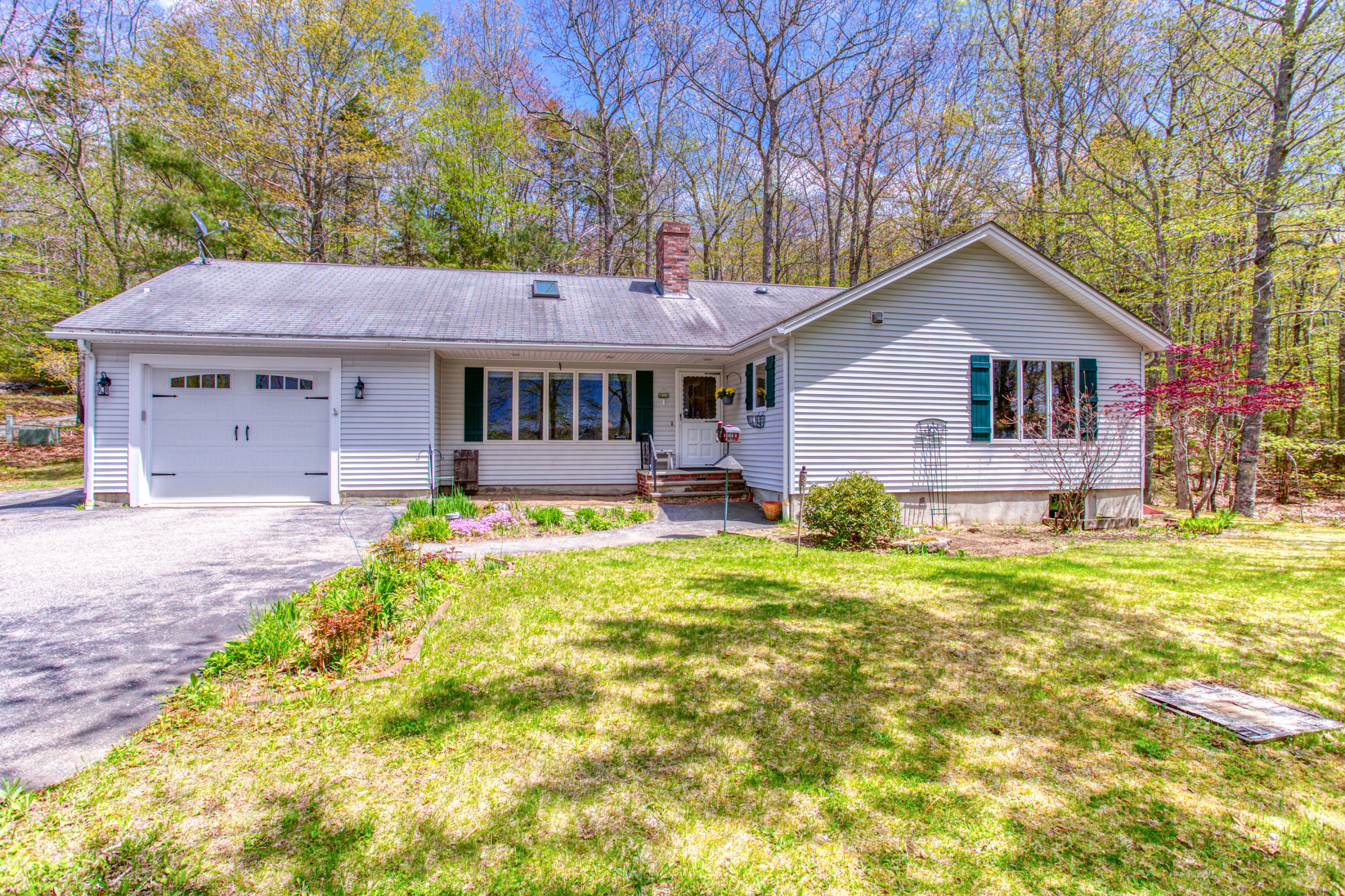 9 Cliff Road Boothbay, ME 04537 - Photo 1 of 22 1