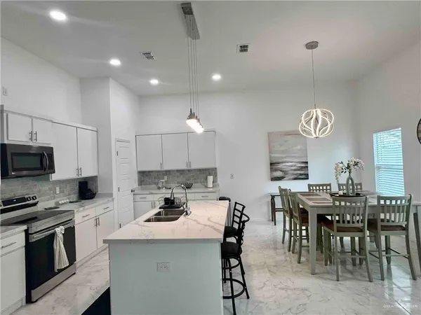 $3,000 | 2303 South 42nd Lane, McAllen, TX 78503