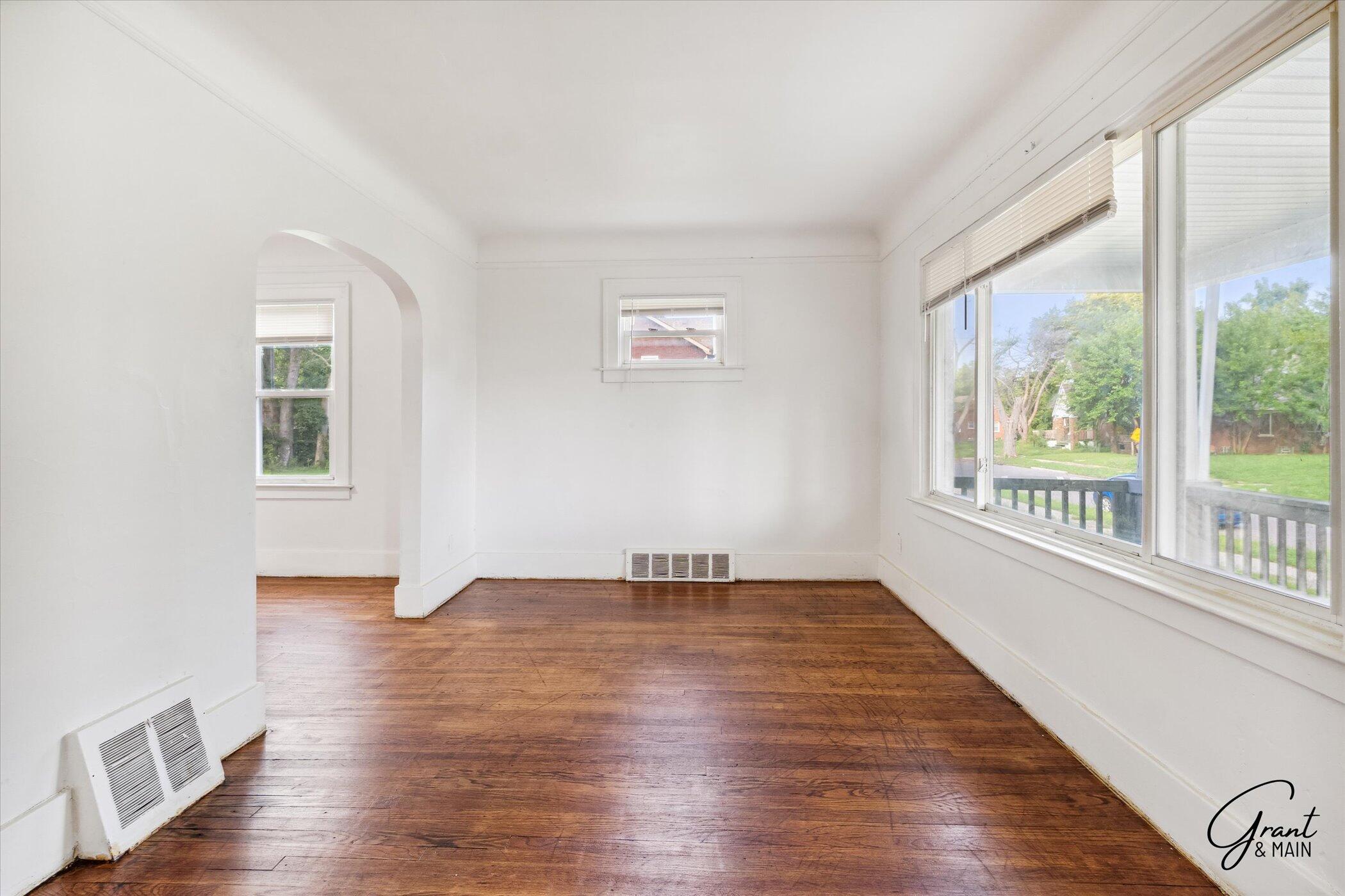 12328 Longview Street Detroit, MI 48213 - Photo 4 of 21 07-07-12328-Longview-St-Detroit-MI-48213