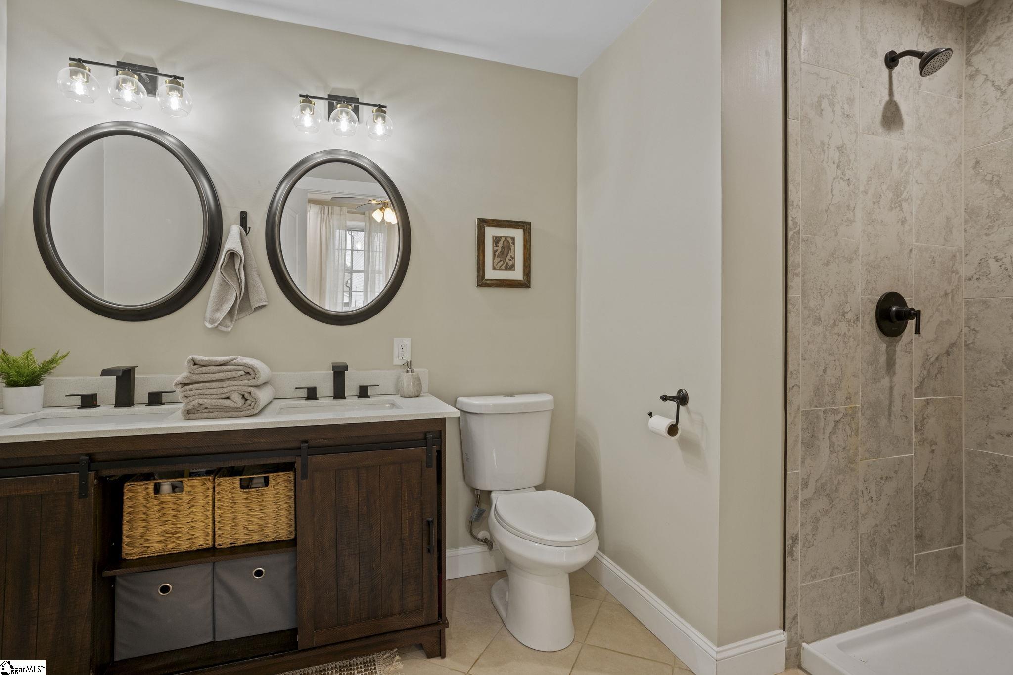 14 Chaney Street Greenville, SC 29607 - Photo 3 of 24