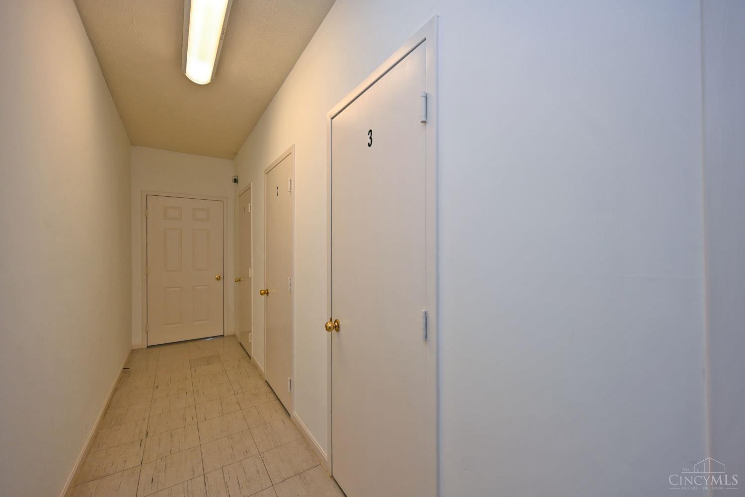 7392 Ridgepoint Drive, Unit 3 Cincinnati, OH 45230 - Photo 33 of 39 Gallery Image 33