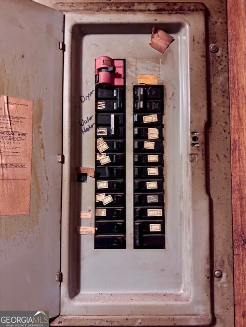 4600 Mahan Road Summerville, GA 30747 - Photo 18 of 18 walk in front of door