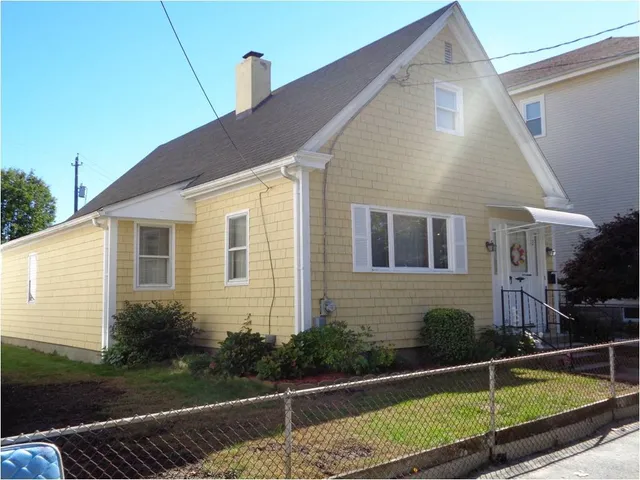 $399,000 | 12 Union Street, Warren, RI 02885