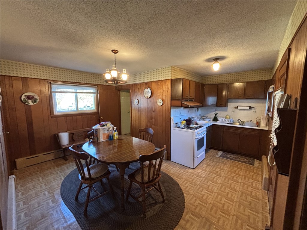 12 Union Street Warren, RI 02885 - Photo 6 of 11