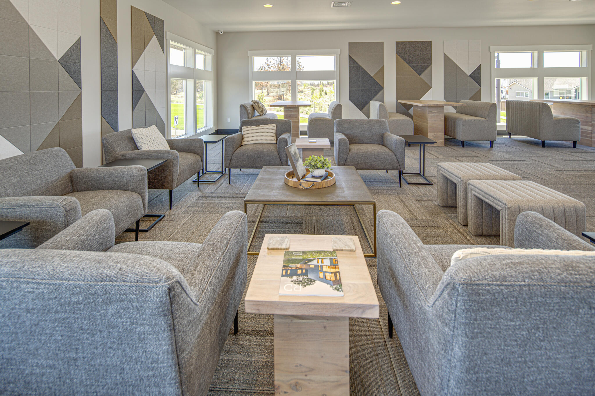 3865 Northeast Eagle Road Bend, OR 97701 - Photo 18 of 27 Need Workspace? You have got it here!