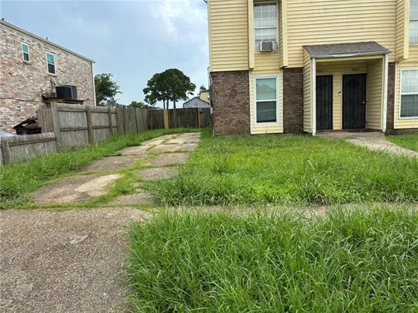 $1,100 | 9002 Morrison Road, New Orleans, LA 70127