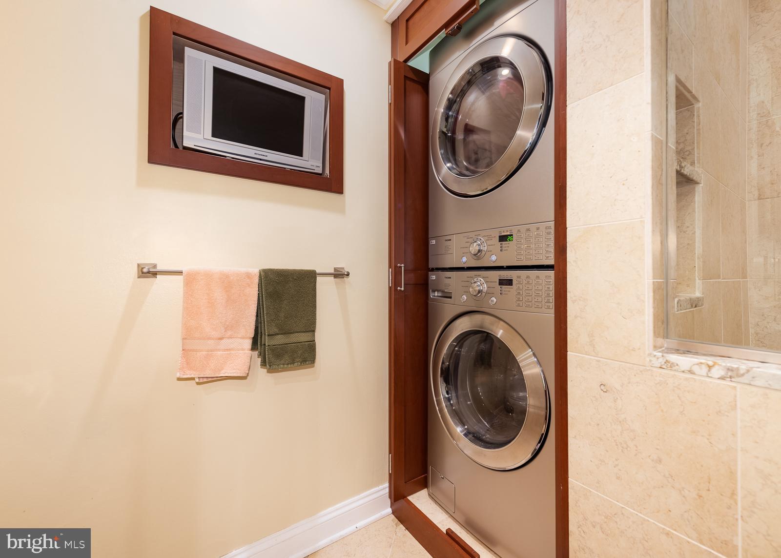 5235 Columbia Road, Unit 568 Columbia, MD 21044 - Photo 22 of 45 Laundry in Master Bath