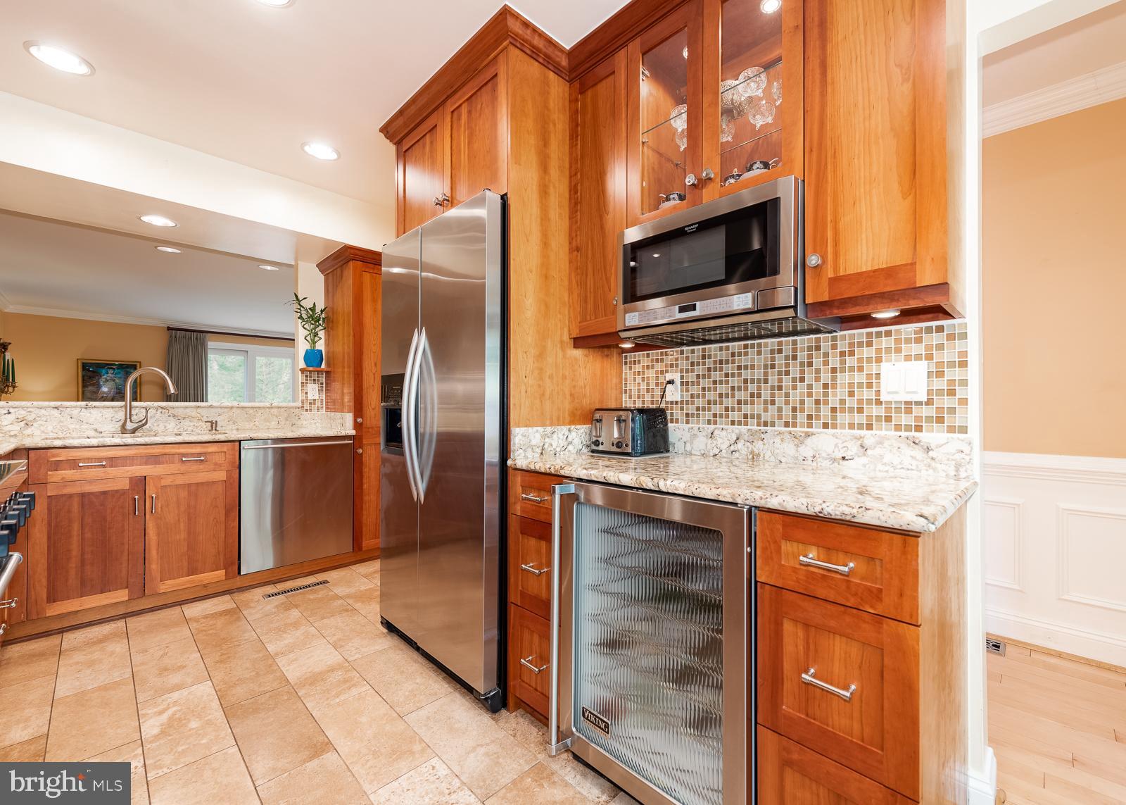 5235 Columbia Road, Unit 568 Columbia, MD 21044 - Photo 8 of 45 42 inch cabinets , wine fridge