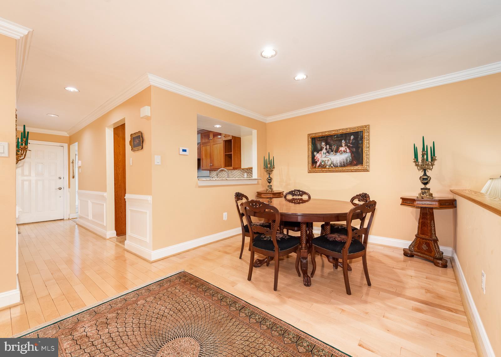 5235 Columbia Road, Unit 568 Columbia, MD 21044 - Photo 10 of 45 Hardwood floors in Dining room