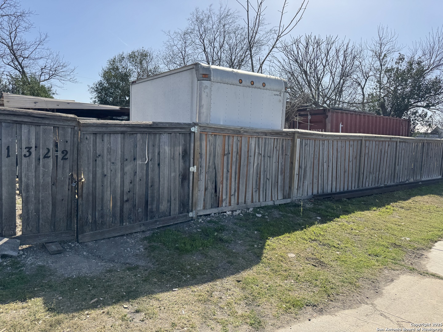 1322 Sherman San Antonio, TX 78202 - Photo 5 of 5 a backyard of a house with plants and trees