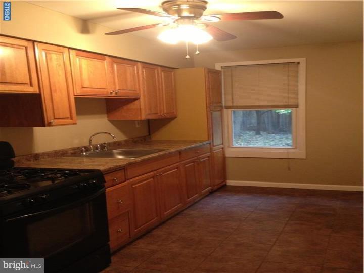504 6th Street Roebling, NJ 08554 - Photo 5 of 14 Kitchen