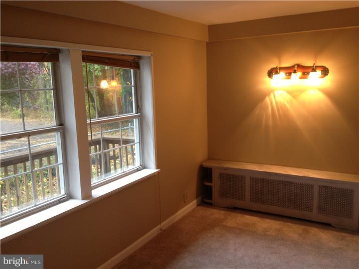 504 6th Street Roebling, NJ 08554 - Photo 8 of 14 Den