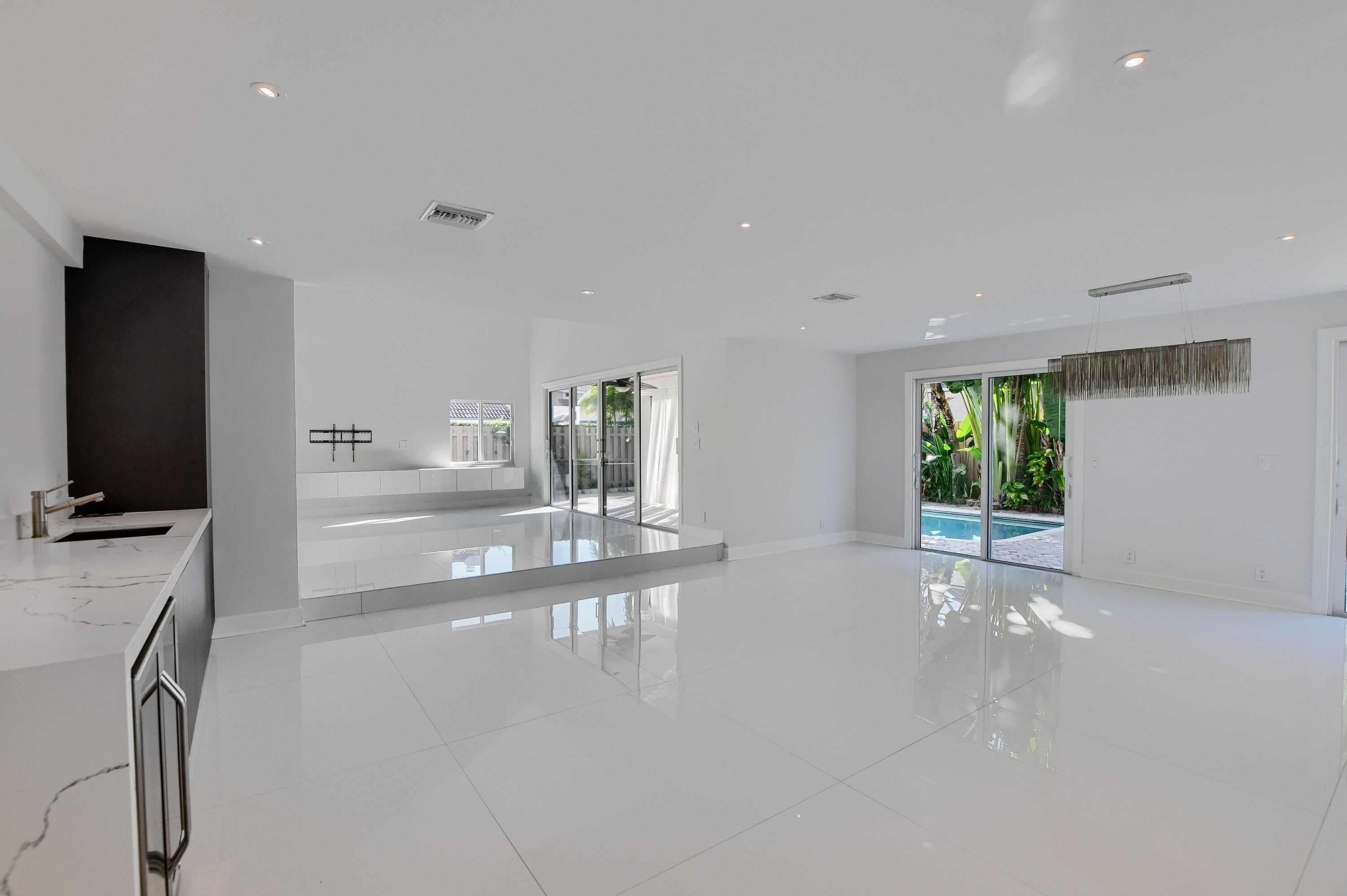 23352 Lago Mar Circle Boca Raton, FL 33433 - Photo 11 of 78 08_ebf_0050-hdr(5)