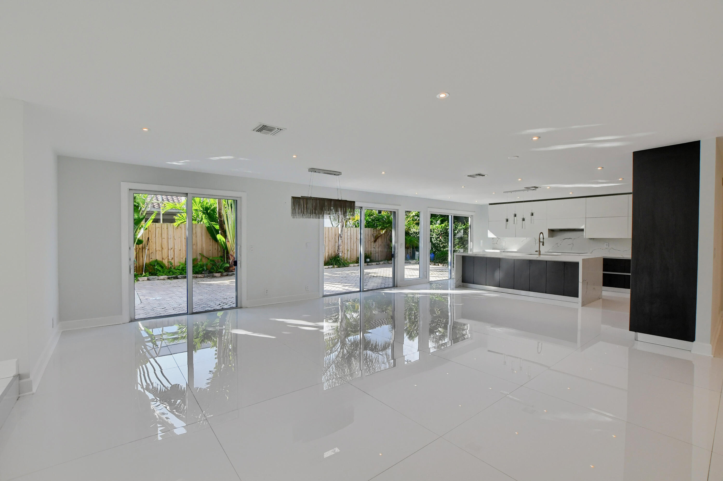 23352 Lago Mar Circle Boca Raton, FL 33433 - Photo 21 of 78 09_ebf_0055-hdr(5)