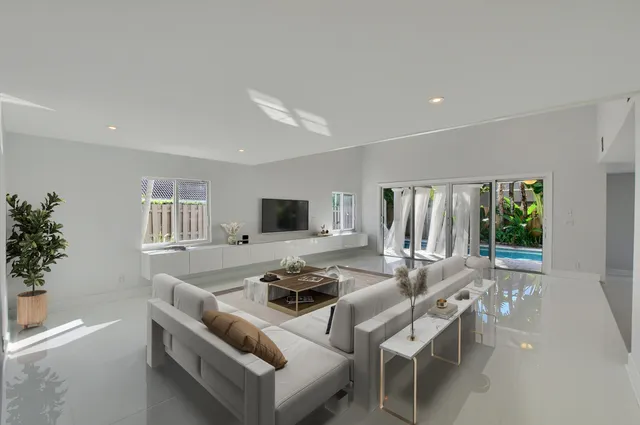 a bathroom with a toilet and a bathtub