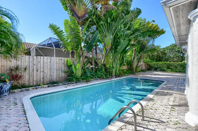 $1,525,000 | 23352 Lago Mar Circle, Boca Raton, FL 33433