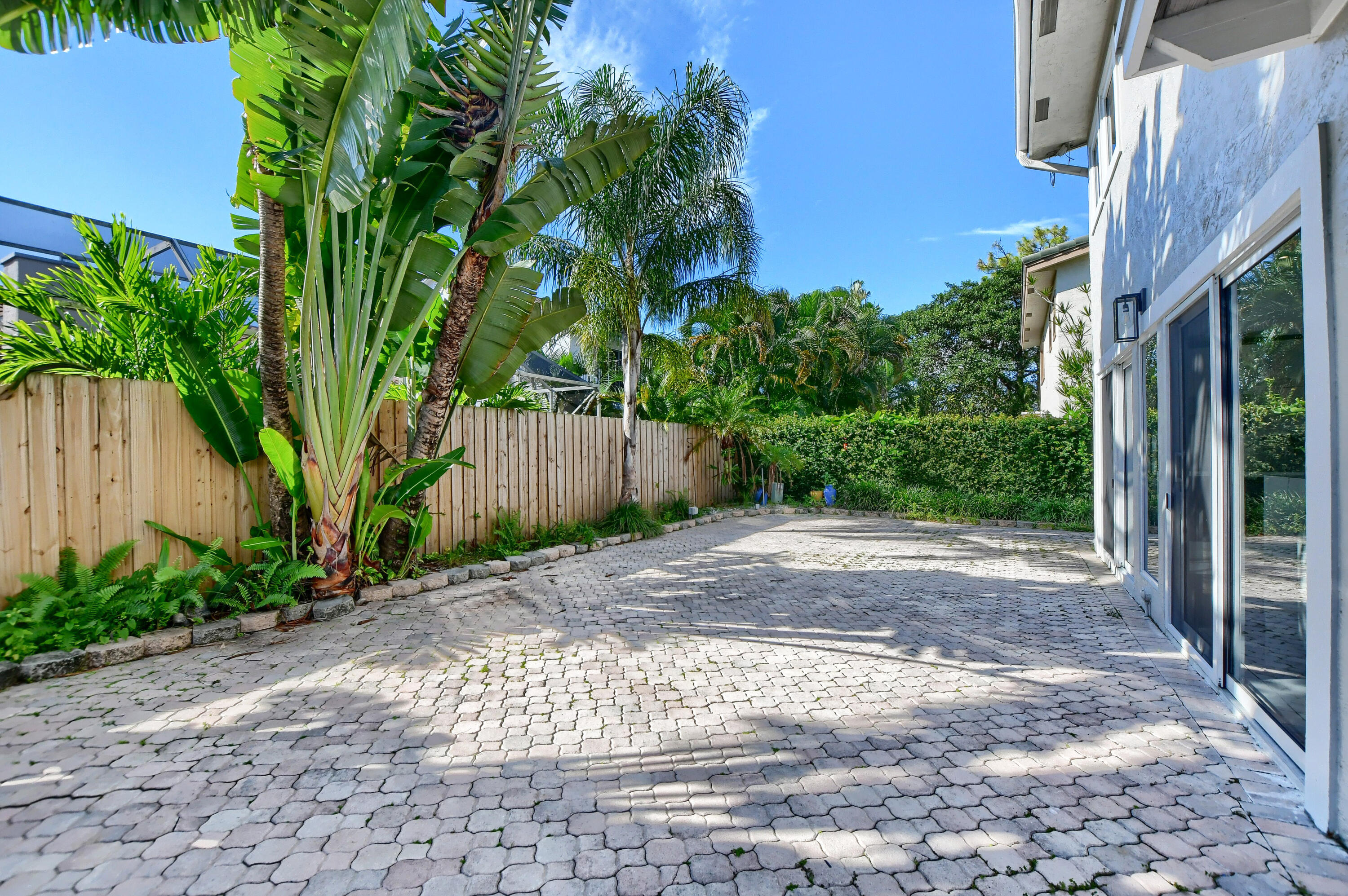 23352 Lago Mar Circle Boca Raton, FL 33433 - Photo 76 of 78 66_ebf_0335-hdr(5)