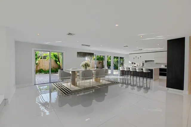 $1,525,000 | 23352 Lago Mar Circle, Boca Raton, FL 33433
