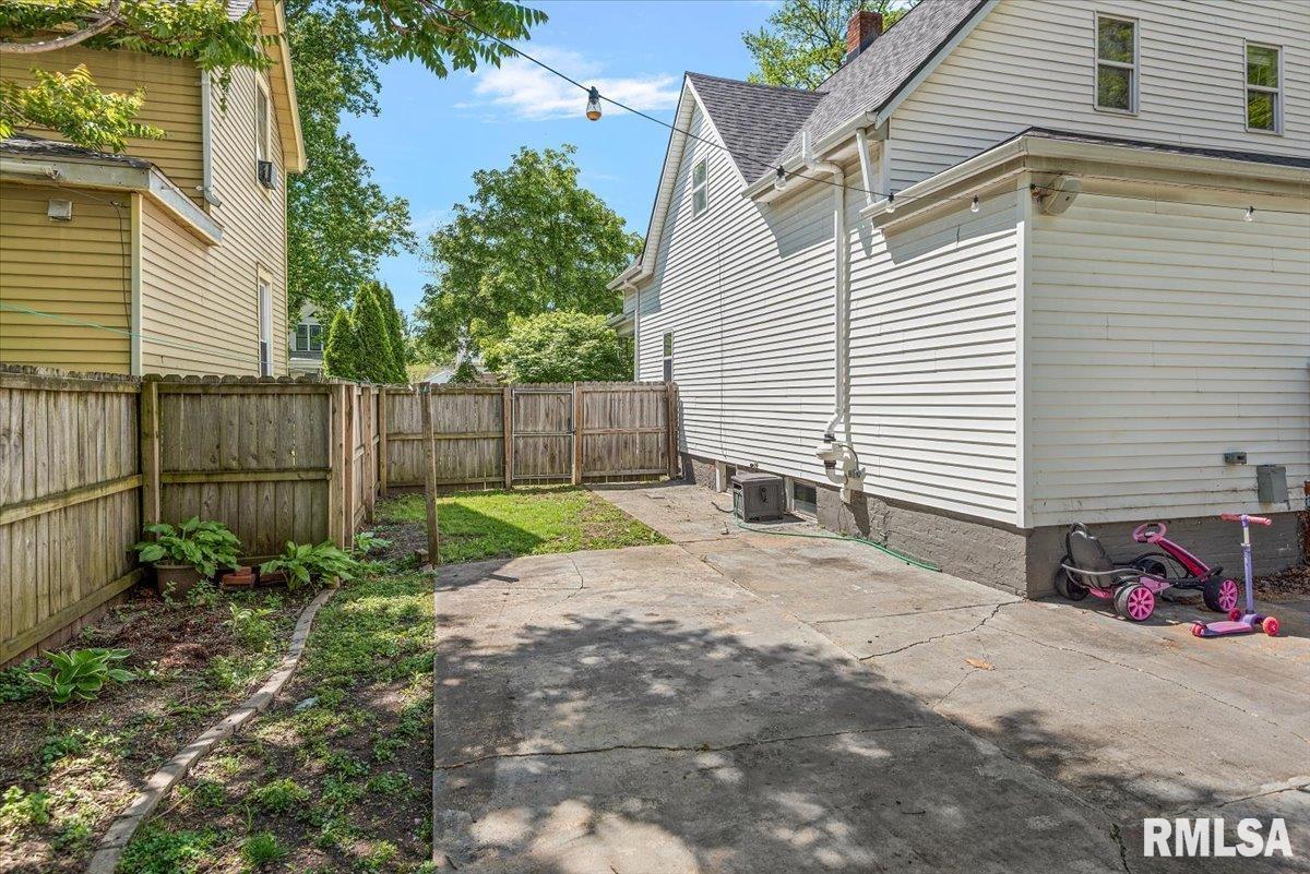700 South English Avenue Springfield, IL 62704 - Photo 34 of 36