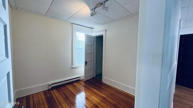 $1,400 | 35 Livingston Avenue, Pittsfield, MA 01201