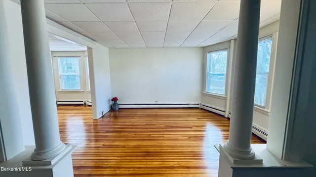 $1,400 | 35 Livingston Avenue, Pittsfield, MA 01201