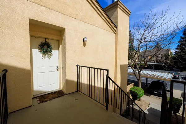 $259,900 | 3400 Sullivan Court, Unit 272, Modesto, CA 95356