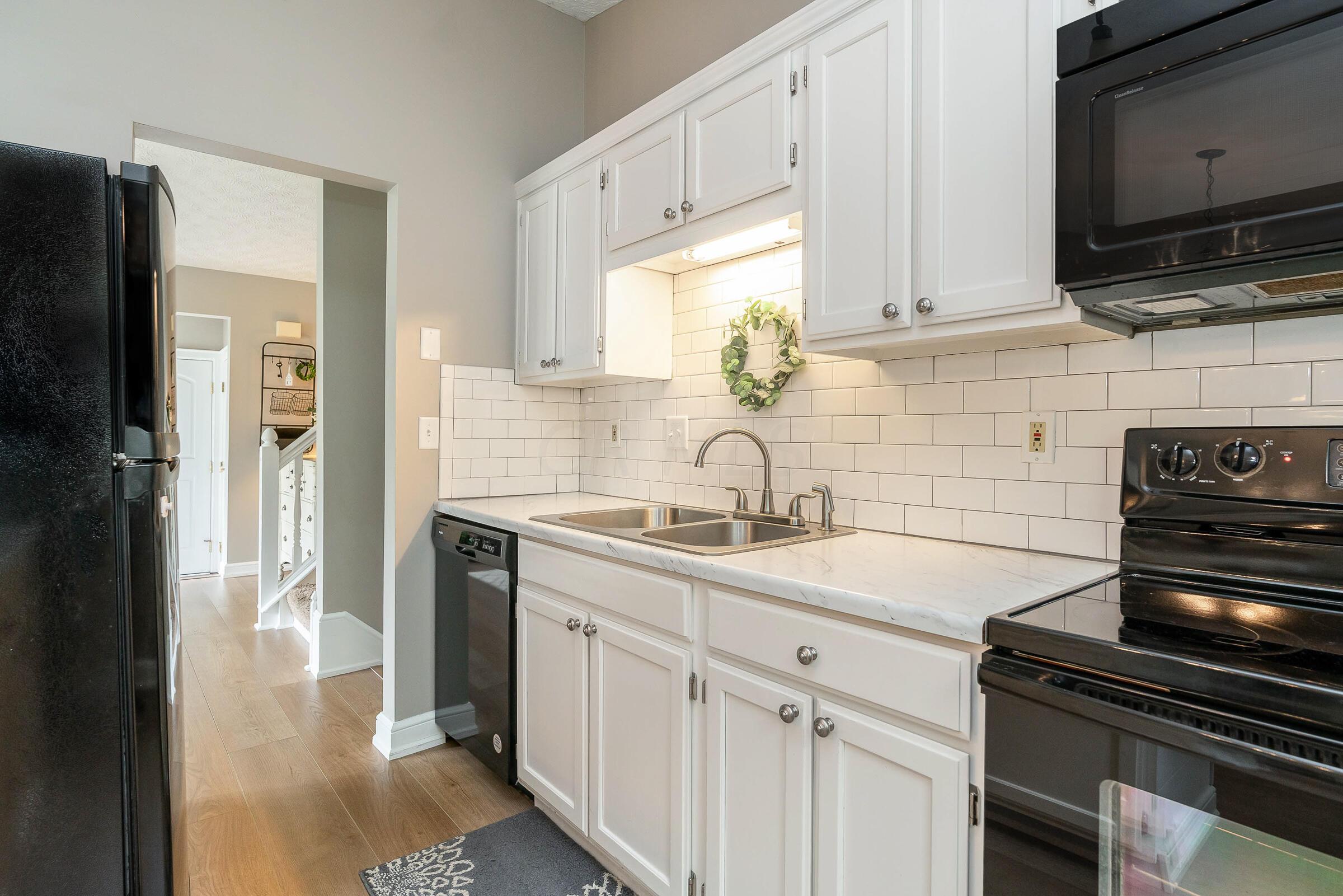 57 Ravine Road Powell, OH 43065 - Photo 6 of 33 Kitchen