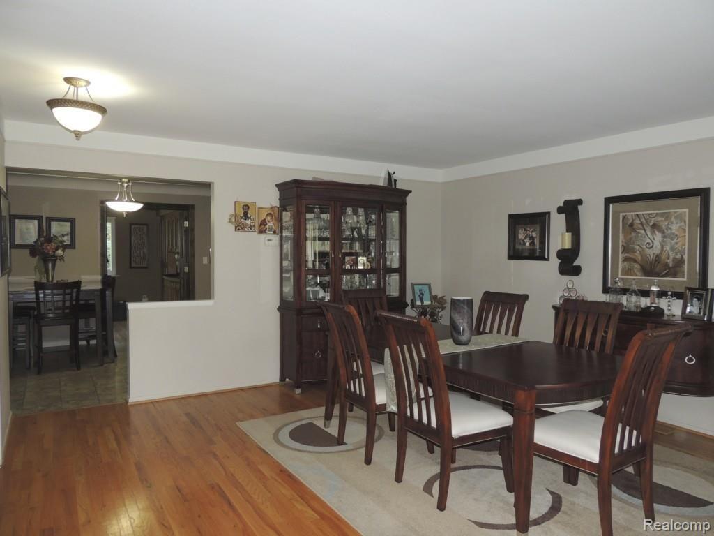 8664 Chicago Road Warren, MI 48093 - Photo 12 of 34 DSCN3750.jpg
