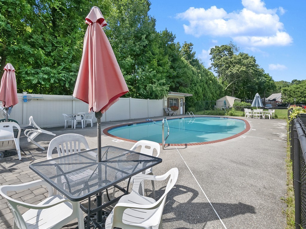 76 Renwick Road, Unit B Wakefield, MA 01880 - Photo 12 of 15