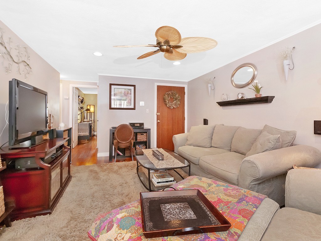 76 Renwick Road, Unit B Wakefield, MA 01880 - Photo 3 of 15