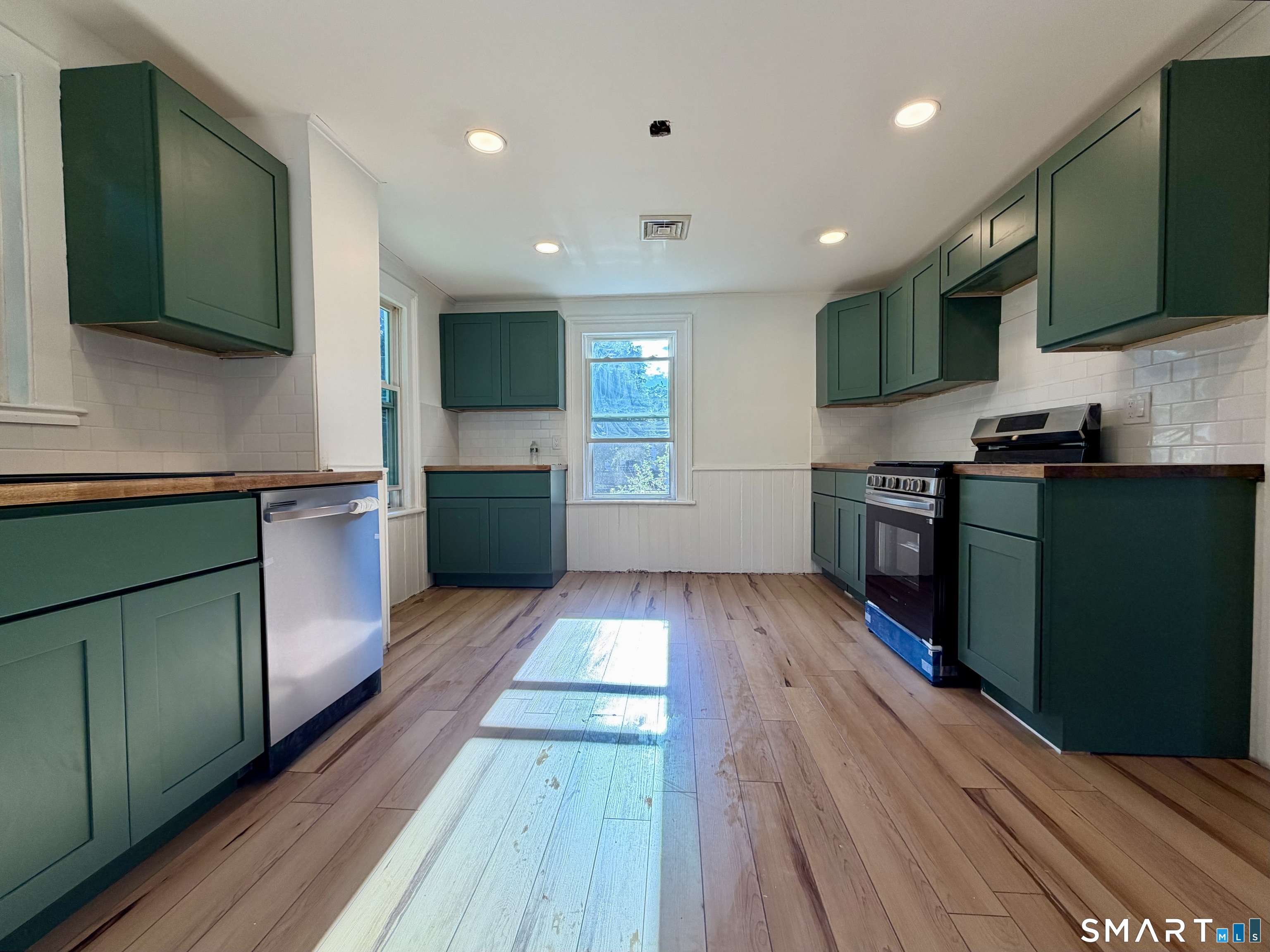 70 Riverside Avenue Torrington, CT 06790 - Photo 4 of 19 Gallery Image 4