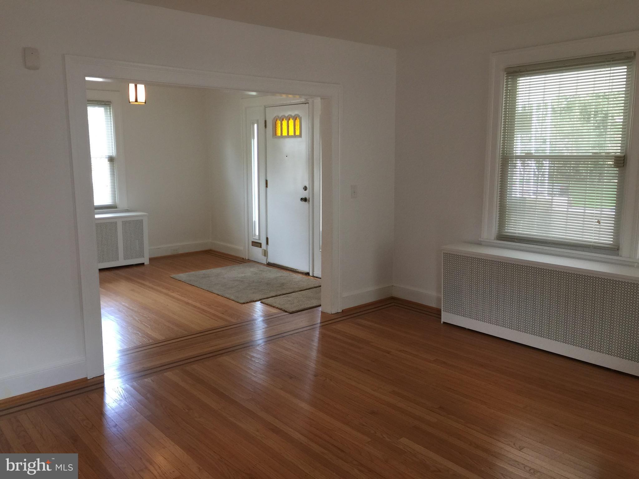 3504 Denison Road Baltimore, MD 21215 - Photo 9 of 30 Living Room