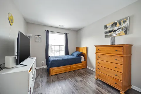 $200,000 | 1281 North Red Oak Circle, Unit 3, Round Lake Beach, IL 60073